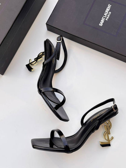 YSL
120 dhs💓

Size 36-42

Zain55
♥️♥️♥️