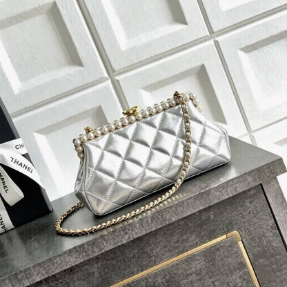 CHANEL 

COPY ONE 

NEW RESTOCK 

WITH BOX 

120 DHS…🇦🇪🇦🇪
Zain295
♥️♥️♥️