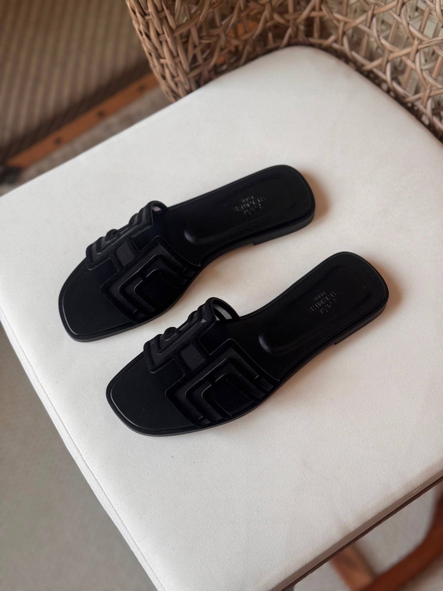 HERMES 
✨ Collection
👠 36–41
💎 Premium Quality
🔥 Super Master
450 dhs✅

Zain198
♥️♥️♥️