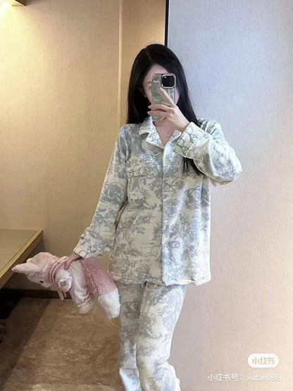 *New collections      
210 dhs🇦🇪🇦🇪
*good  quality  
*Sizes:S M L * 
*AVAILABLE NOW*🥰🛍️🛍️

Zain231
♥️♥️♥️