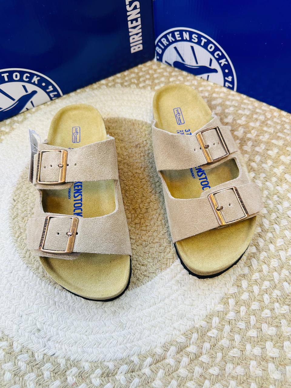 Birkenstock
leather 
size 36-46 
120 dhs🪙🖤

Zain132
♥️♥️♥️