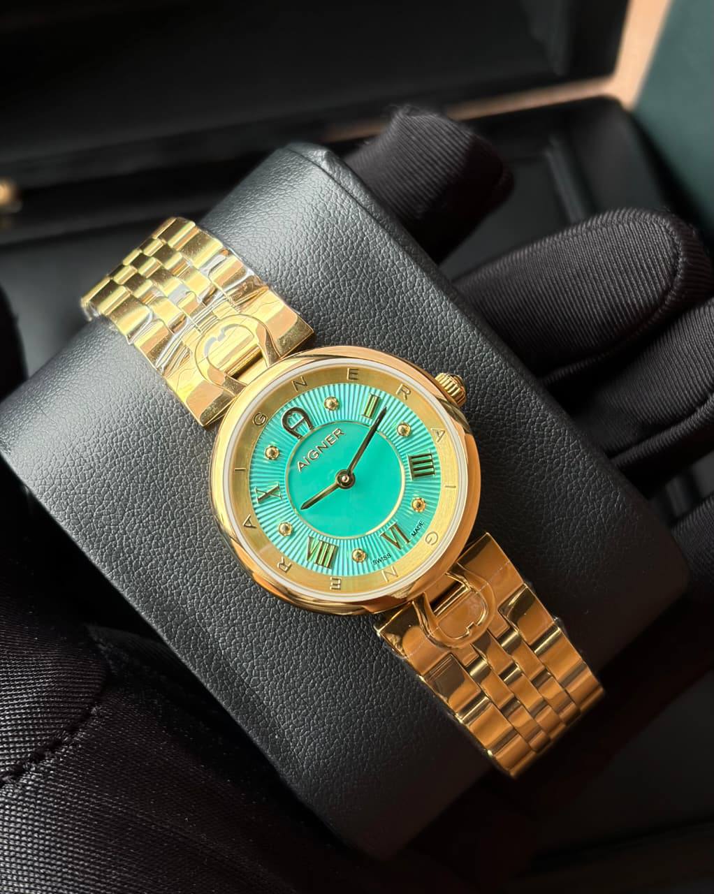 Aigner watch for ladies 
good quality
 240 dhs🌺

Zain59
♥️♥️♥️