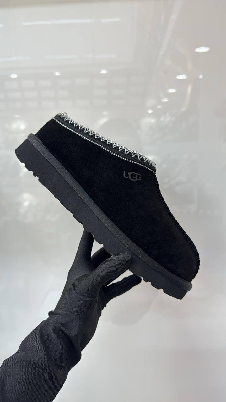UGG
SIZE  ……… 36-42
QUALITY……MASTER
250 dhs🪙🌨️

Zain119
♥️♥️♥️
