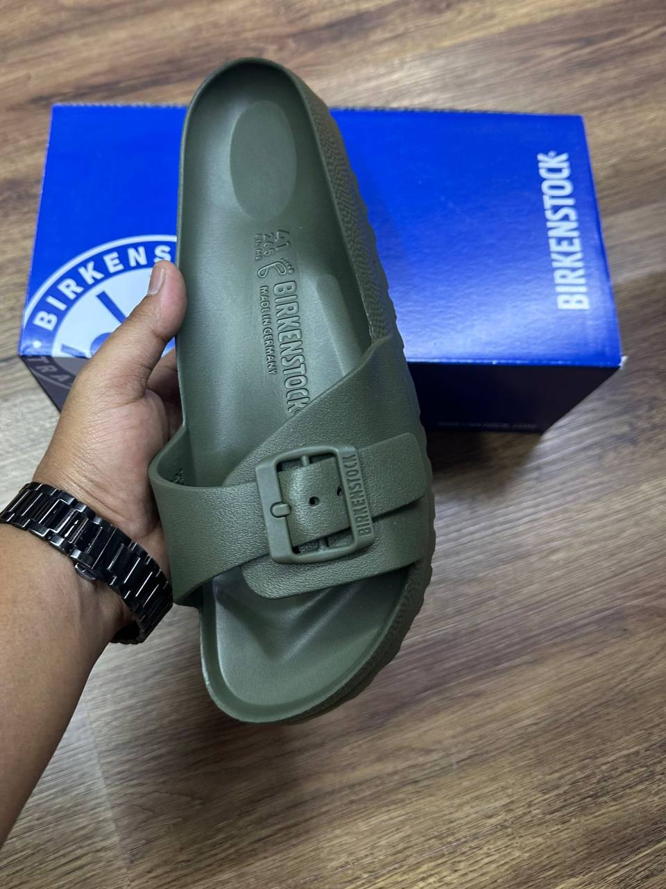 Birkenstock
Size 36 TO 41
95 dhs✅

Zain183
♥️♥️♥️