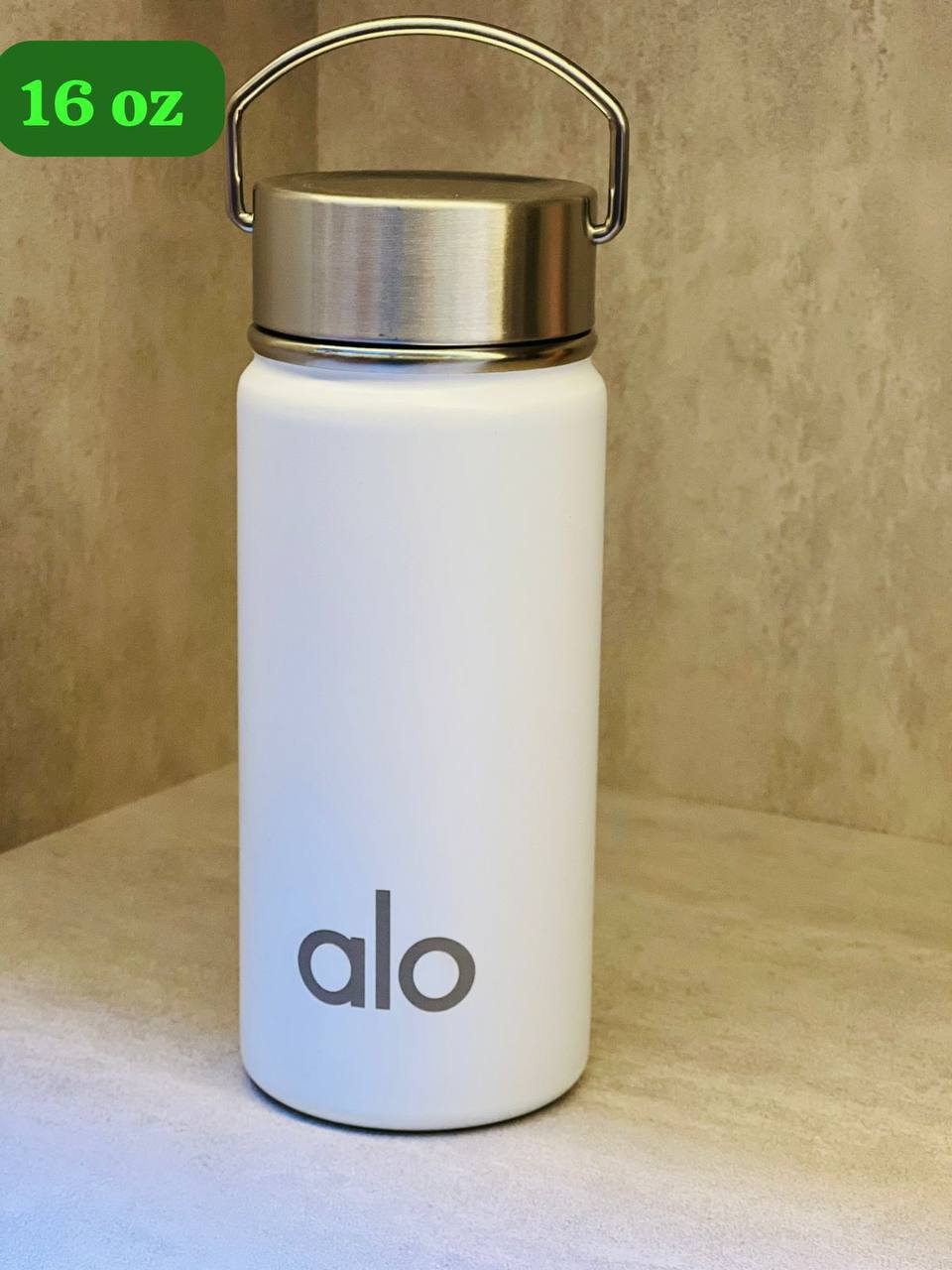 ALO YOGA WATER BOTTLE 
STANLESS STEEL 
60 dhs🪙🌨️

Zain88
♥️♥️♥️