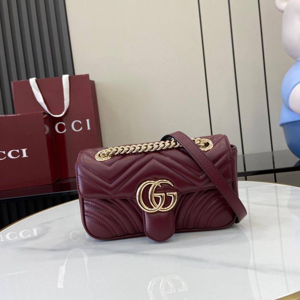 Gucci

100 dhs✅ 

with box
🎁🎁🎁

22 Cm

Zain72
♥️♥️♥️