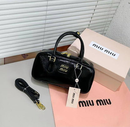 Miu Miu
100 dhs✅
With box
Size22cm

Zain219
♥️♥️♥️