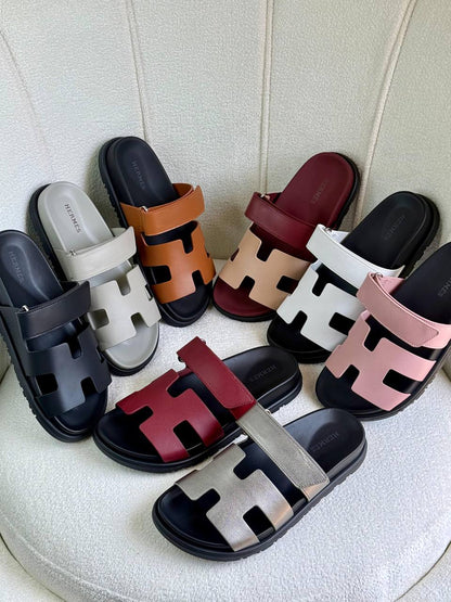 Hermes
Super *AAA* *+* Quality 💯 
With original packing🎁🎁
SIZE:36and42
Available now
450 dhs💓

Zain309
♥️♥️♥️