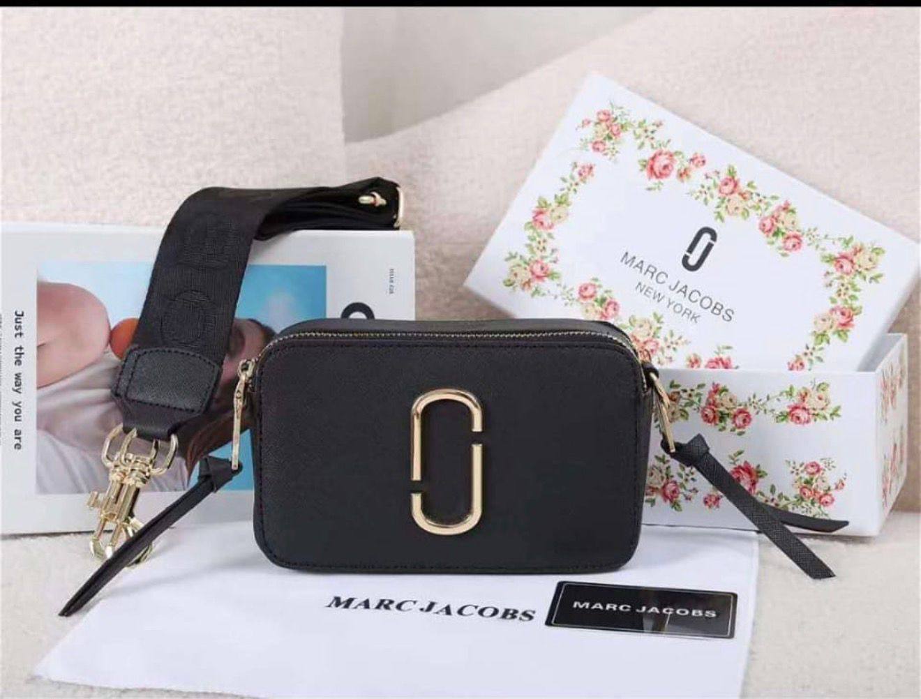 MJ 

Good Quality 

With Box 
🎁🎁🎁

95 dhs❤️

Zain250
♥️♥️♥️