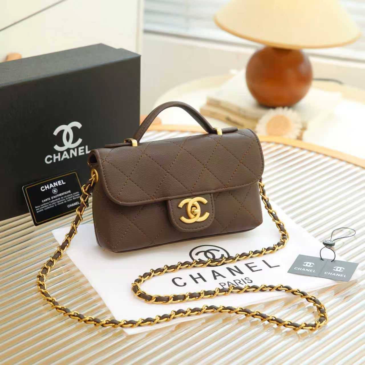 CHANEL

 GOOD QUALITY 

WITH BOX 
🎁🎁🎁

100 dhs✅

Zain39
♥️♥️♥️