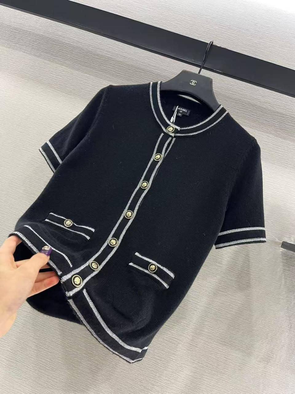 *New collections*                                                
CHANEL
*Super Master quality*
*Sizes: S M L* 
300 dhs✅

Zain308
♥️♥️♥️