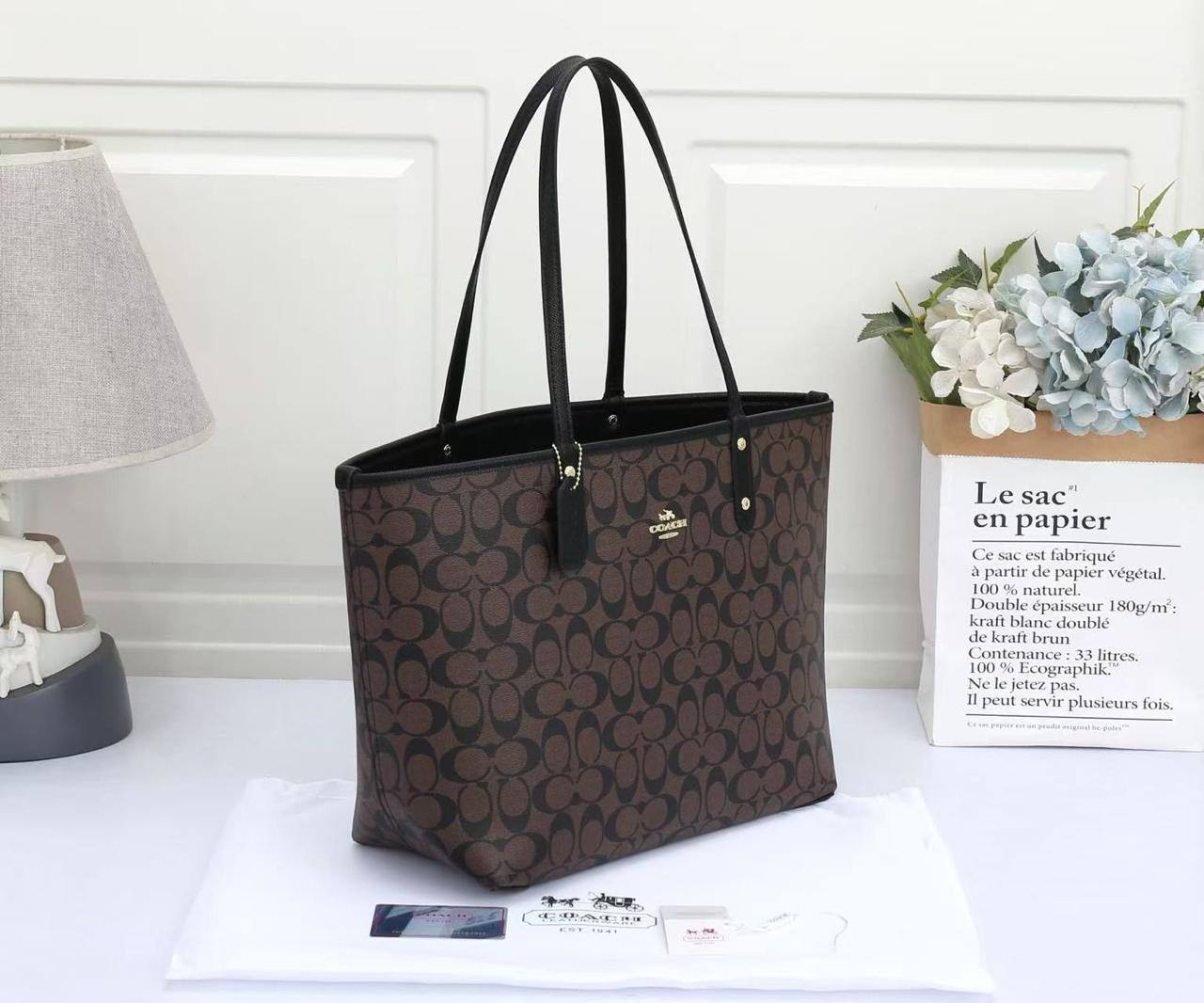 COACH 
 GOOD QUALITY 
DOUBLE  FACE  
120 dhs✅

Zain17
♥️♥️♥️