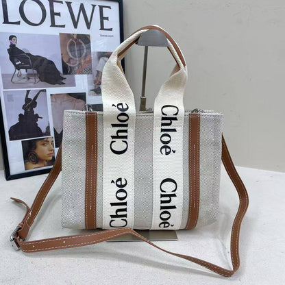 Chloe
25*19*9cm
70 dhs🪙💕

Zain17
♥️♥️♥️