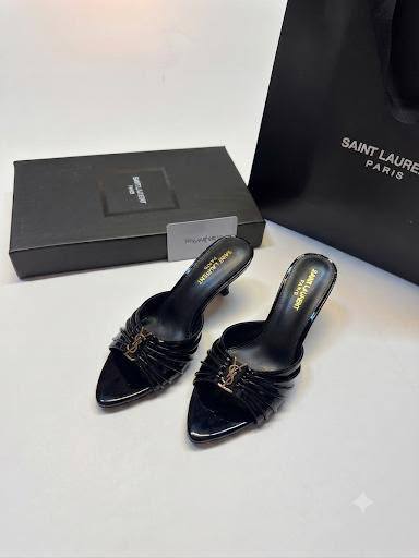 NEW CAME🥰
YSL
GOOD QUALITY✅
110 dhs🇦🇪🇦🇪
Size 36 TO 41

Zain40
♥️♥️♥️