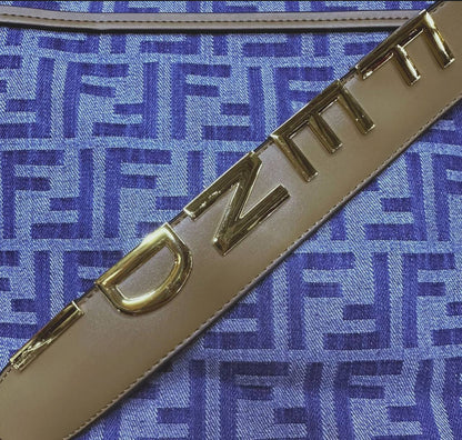 FENDI NEW CAME GOOD QUALITY 
MEDIUM SIZE 
110 dhs🇦🇪🇦🇪

Zain295
♥️♥️♥️