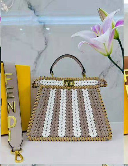 Fendi
150 dhs✅

Zain143
♥️♥️♥️