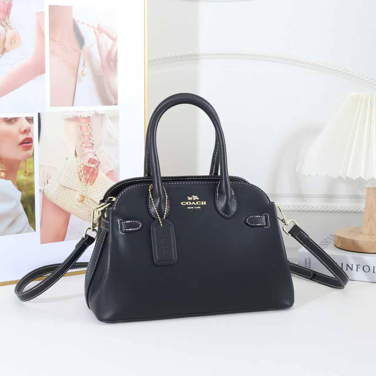 COACH 
GOOD QUALITY 
110 dhs🇦🇪🇦🇪

Zain295
♥️♥️♥️