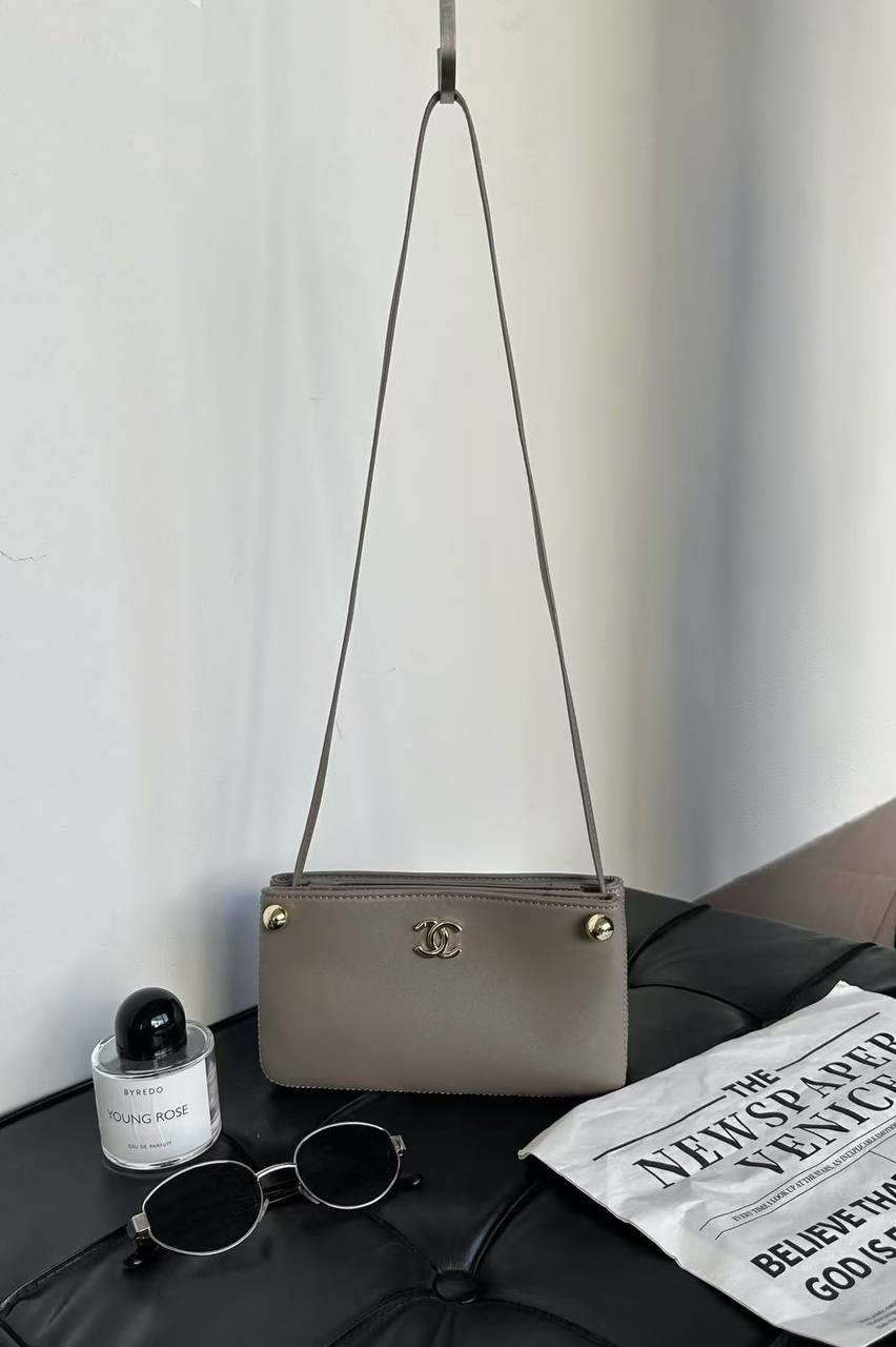 Chanel
withbox 
95 dhs🇦🇪🇦🇪

Zain143
♥️♥️♥️