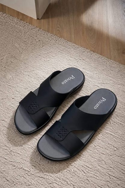 slippers for men good quality  with box and paper bag size available (40to46) 6to12) 
180 dhs❣️

Zain59
♥️♥️♥️