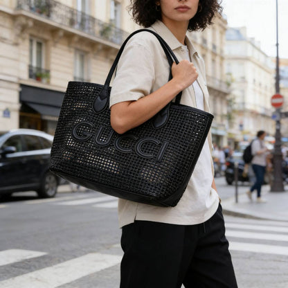 GUCCI BEACH BAG 
NEW CAME  GOOD QUALITY 
WITH POUCH
120 dhs🇦🇪

Zain39
♥️♥️♥️