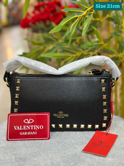 Valentino
Good quality 
with box 
🎁🎁🎁

115 dhs❣️

Zain186
♥️♥️♥️
