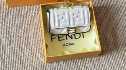 FENDI 

Master quality

11cm 
with box
120 dhs🇦🇪🇦🇪

Zain95 
♥️♥️♥️