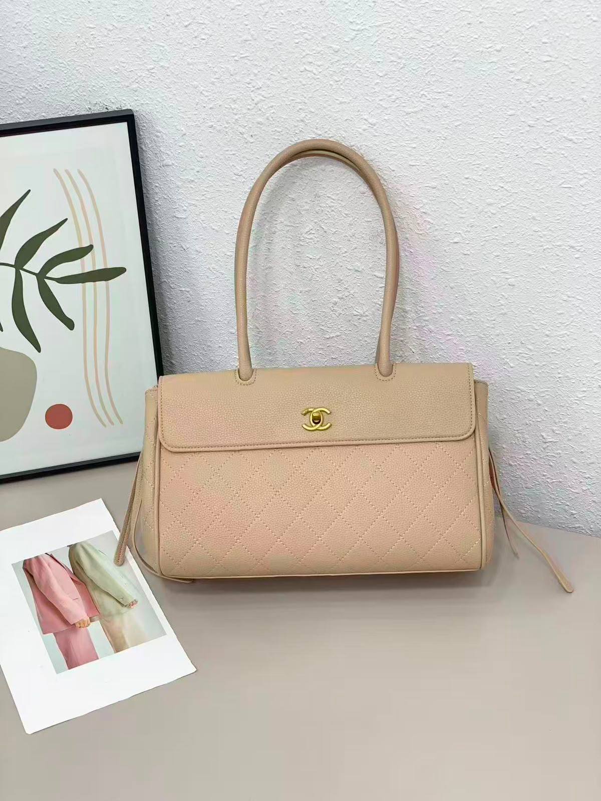 Chanel

115 dhs🇦🇪🇦🇪

Zain143
♥️♥️♥️