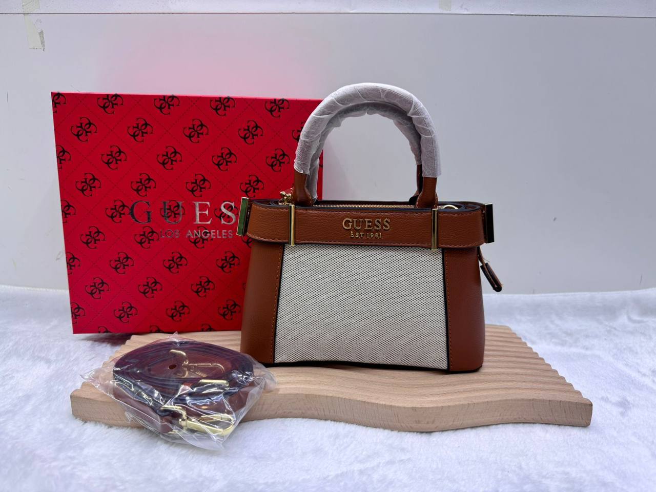 Guess
95 dhs🪙🌨️

Zain114
♥️♥️♥️