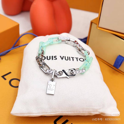 LV 
Master Bracelet 

90 dhs🪙🌨️

Zain32
♥️♥️♥️
