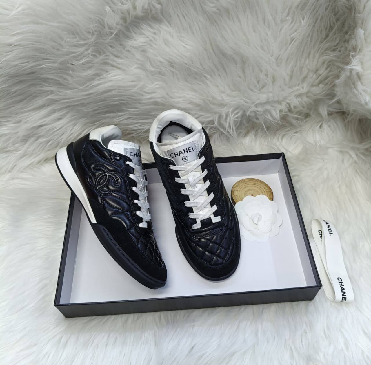 Chanel
QUALITY……master🤗
SIZE  ……… 36-42🥳
350 dhs🪙💕

Zain119
♥️♥️♥️