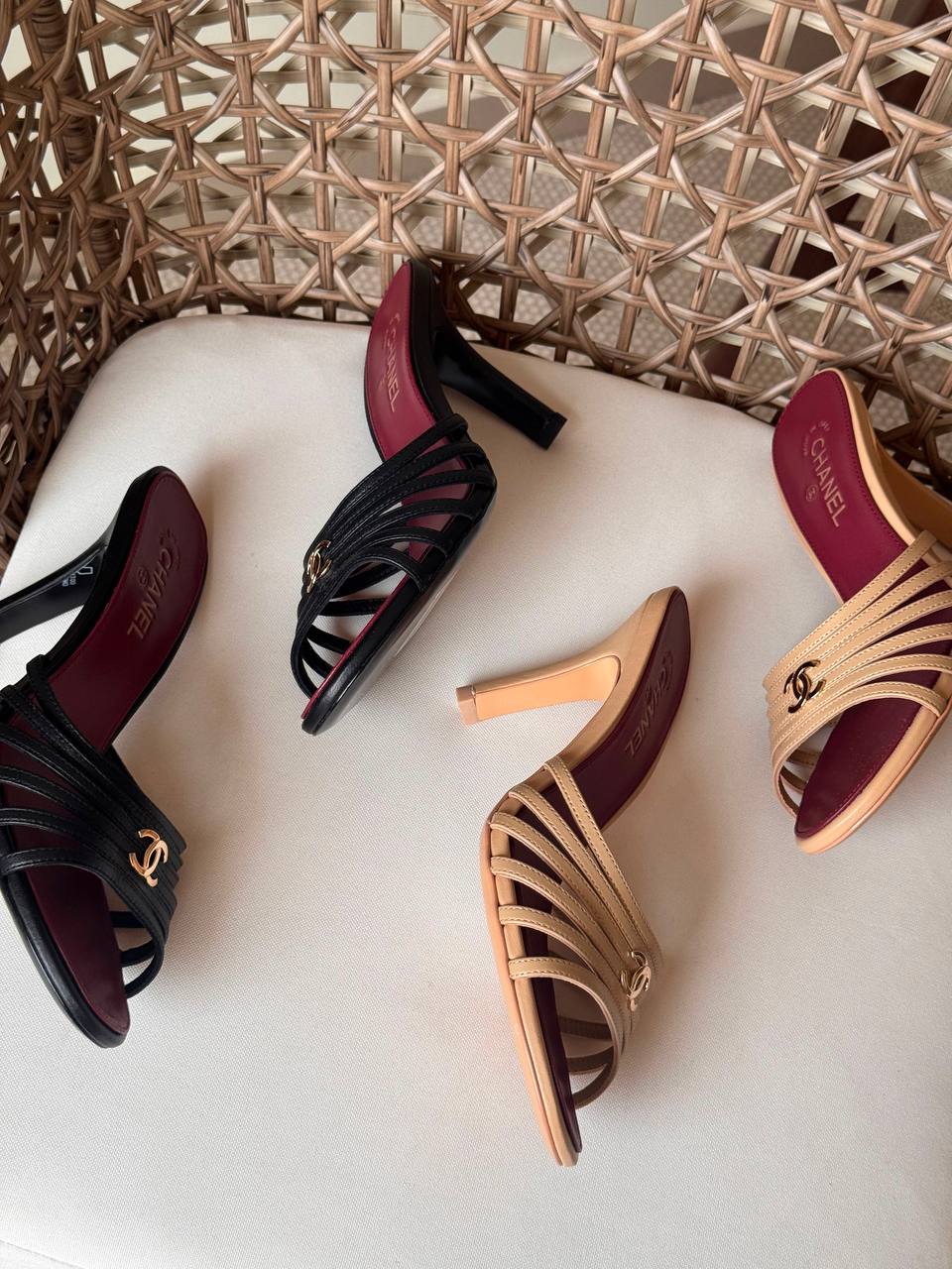 CHANEL 
✨ New Collection
👠 36–41
💎 Premium Quality
🔥 Super Master
450 dhs✅

Zain198
♥️♥️♥️