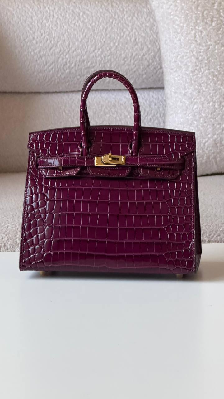 Hermes
Birkin croc 25cm💕master quality😍with box❤️
750 dhs✅

Zain52
♥️♥️♥️