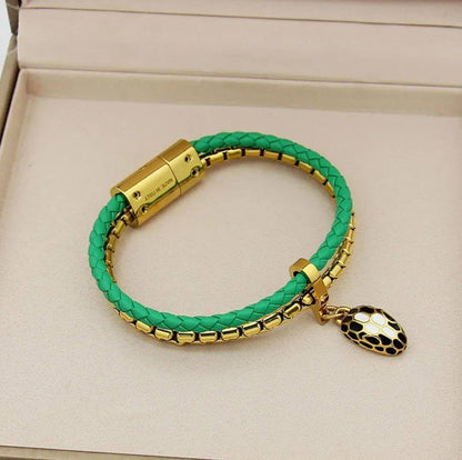 65 DHS❣️
 BVLGARI 

Unsex BRACELET

WITH BOX AND PAPER BAG
🎁🎁🎁

Zain89
♥️♥️♥️
