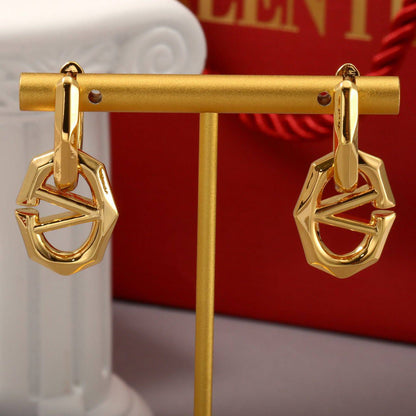 Valentino SET
NECKLACE Bracelet Earrings 
120 dhs🪙💚 
With Same Box And Paper Bag
🎁🎁🎁

Zain89
♥️♥️♥️