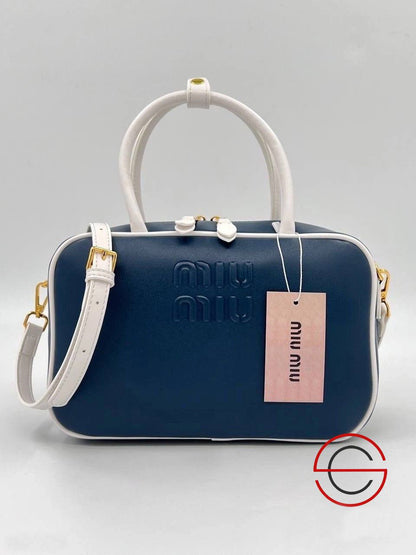 MIU MIU
BEST QUALITY WITH BOX’S 
90 dhs✅
SIZE 27CM

Zain290
♥️♥️♥️