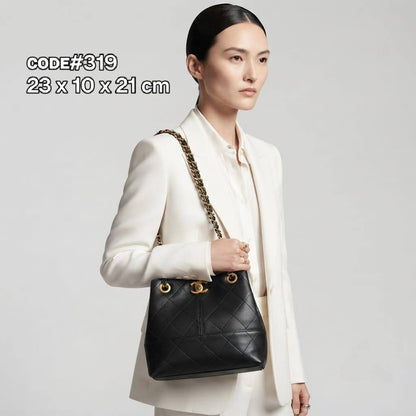 Chanel ʙᴜᴄᴋᴇᴛ ʙᴀɢ
ᴛᴡᴏ-ᴛᴏɴᴇ sʜᴏᴜʟᴅᴇʀ ʙᴀɢ
sᴜᴇᴅᴇ & ǫᴜɪʟᴛᴇᴅ ʟᴀᴍʙsᴋɪɴ
ɢᴏʟᴅ ʜᴀʀᴅᴡᴀʀᴇ
ɪɴ ᴛᴡɪsᴛ ʟᴏᴄᴋ ʟᴏɢᴏ
sɪᴢᴇ : 23 cm

90 dhs🇦🇪🇦🇪

Zain31
♥️♥️♥️