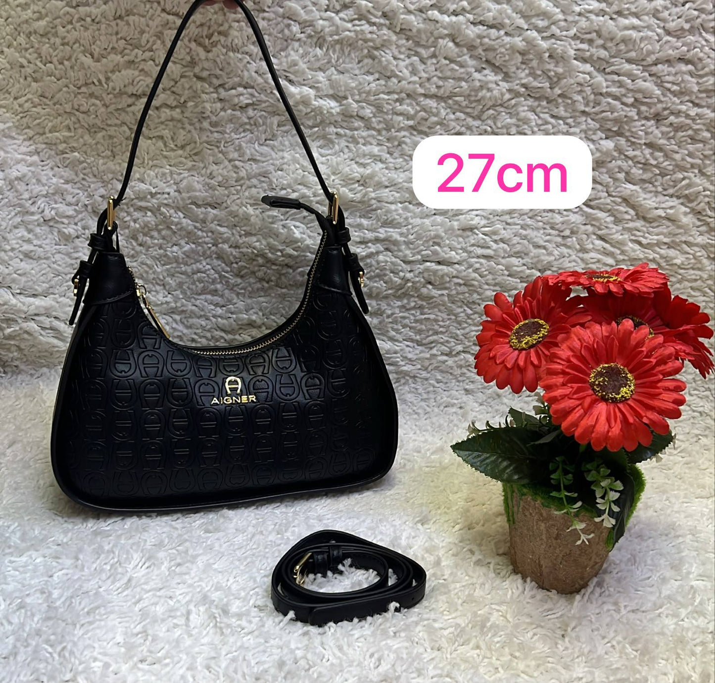Aigner 
27cm 
110 dhs✅

Zain168
♥️♥️♥️