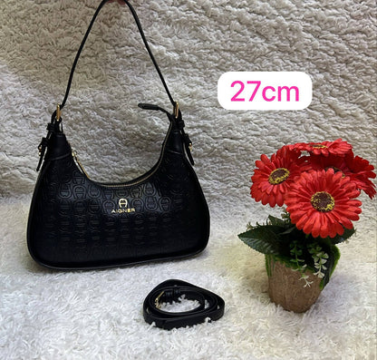 Aigner 
27cm 
110 dhs✅

Zain168
♥️♥️♥️