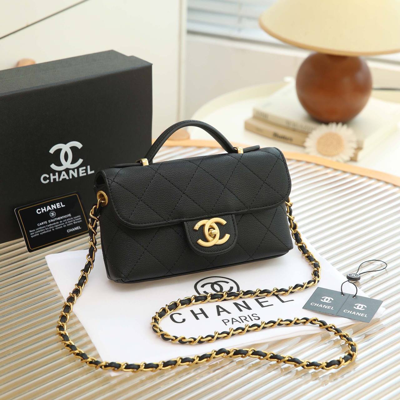 CHANEL

 GOOD QUALITY 

WITH BOX 
🎁🎁🎁

100 dhs✅

Zain39
♥️♥️♥️