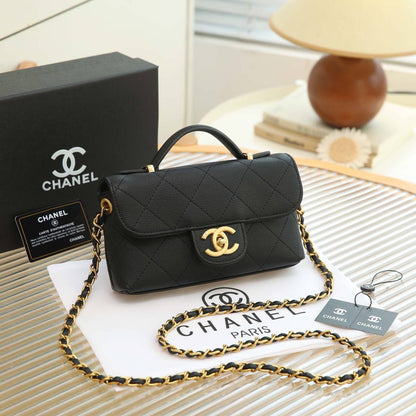 CHANEL

 GOOD QUALITY 

WITH BOX 
🎁🎁🎁

100 dhs✅

Zain39
♥️♥️♥️