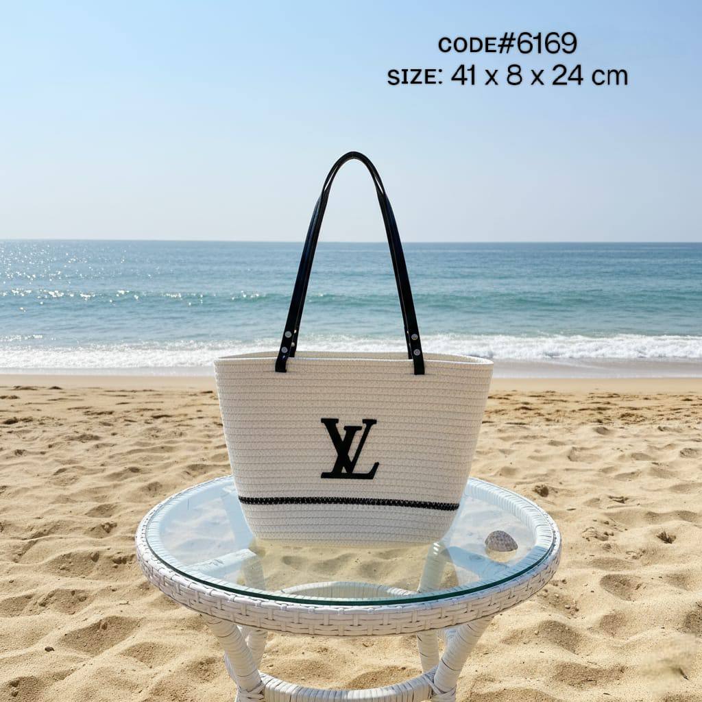 BEACH SHOULDER BAG
ROPE TASSEL MATERIAL

50 dhs🪙🌨️

Zain31
♥️♥️♥️