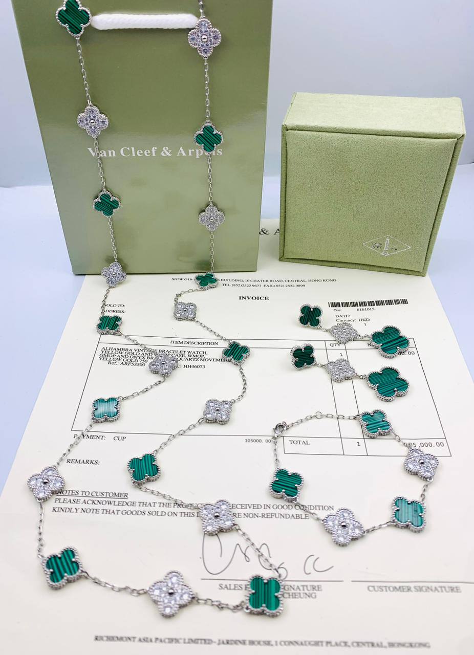 VCA MASTER
💫✨
NECKLACE 20 FLOWER
BRACELET 5 FLOWER
EARRING 3 FLOWER
WITH BIG BOX AND PAPER BAG🛍️🎁
280 DHS🌺💥

Zain89
♥️♥️♥️