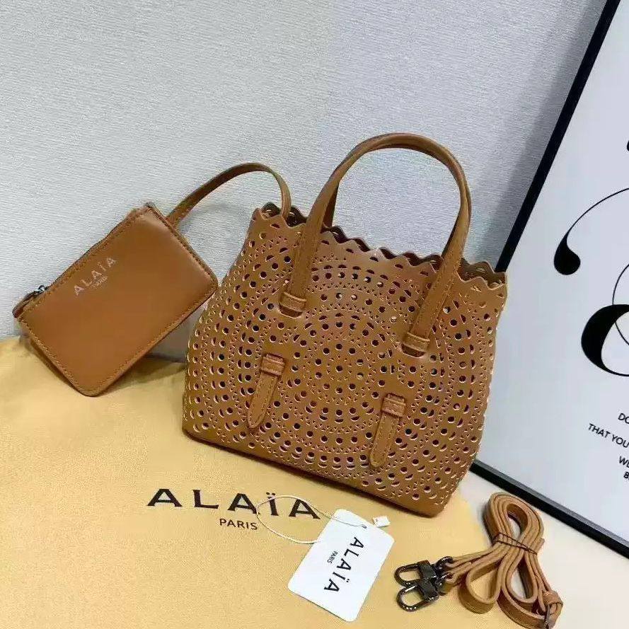 ALAIA 
GOOD QUALITY
100 dhs✅

Zain39
♥️♥️♥️