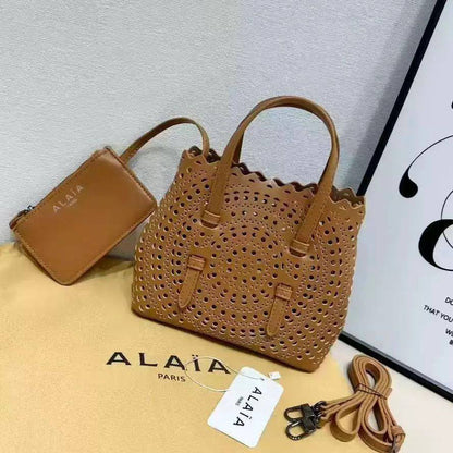 ALAIA 
GOOD QUALITY
100 dhs✅

Zain39
♥️♥️♥️