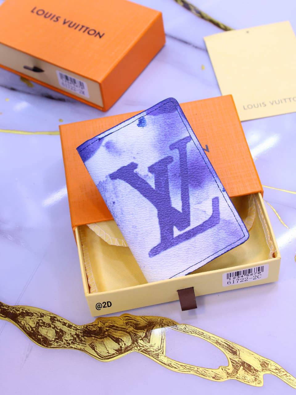 LV WALLET 

WITH BOX
🎁🎁🎁

45 dhs❣️

Zain58
♥️♥️♥️