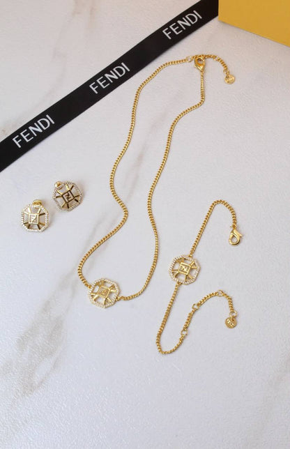 FENDI 💛
* *New Collection* 💛✨💎💎
    *  Fendi O'Lock Necklace  , Earings with Braclet
* Full Set
↗️ *Super Master Quality ®️*
*260 dhs💓* with *Normal* Box
*290 dhs💓* with *Orignal* Box

Zain106
♥️♥️♥️