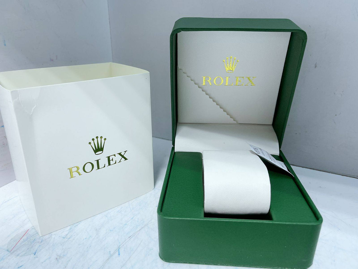 Watches Boxes
10 dhs🌺

Zain31
♥️♥️♥️