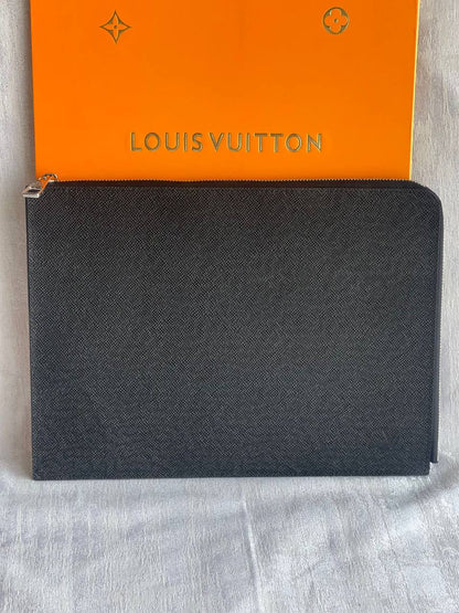 LV
*File bag*
*Master quality*
350 dhs💓

Zain179
♥️♥️♥️