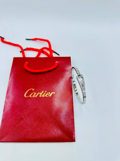 *Stainless steel 🦋*
Bangle 💯
Non tarnish 💯
With paper bag 🛍️
20 dhs🇦🇪🇦🇪

Zain216
♥️♥️♥️