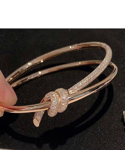Tiffany 💥*
Bangle 🍁
Master quality 🐦‍🔥
With normal boxes 📦 
70 dhs✅
With master box 🗃️ 
110 dhs✅

Zain216
♥️♥️♥️
